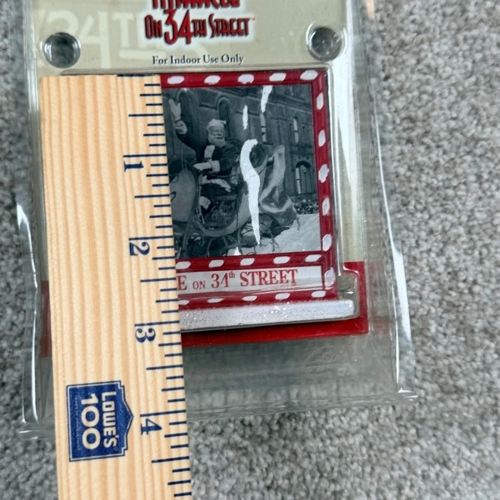 Vintage Enesco Movie Miracle on 34th Street Christmas Village Accessory